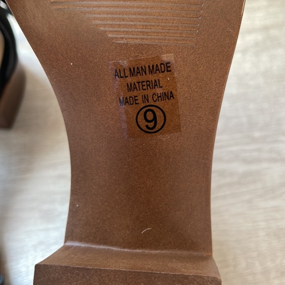 Black Low Heel Sandal - Picture 7 of 12